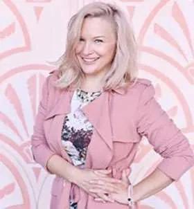Melanie Burnicle: Makeup Artist