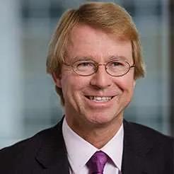 Economist Shane Oliver portrait photo