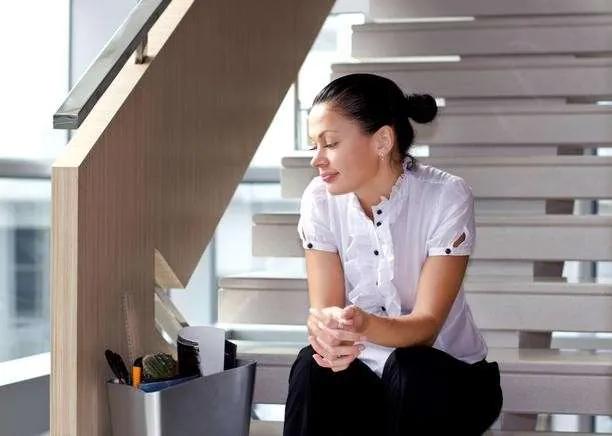 How To Lose A Job In 10 Days - Career FAQs