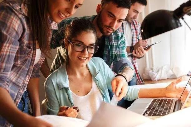 Why Having Friends At Work Is Critical To Your Success [Infographic]