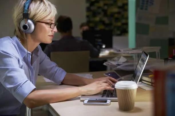 The Impact Of Music On Work Performance (+A Productivity Playlist!)
