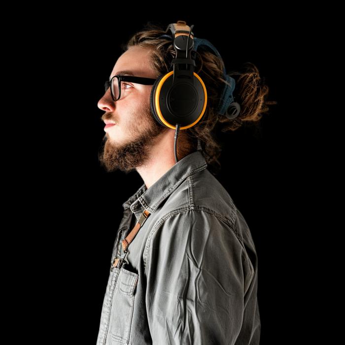 Explore the steps to becoming a Sound Technician